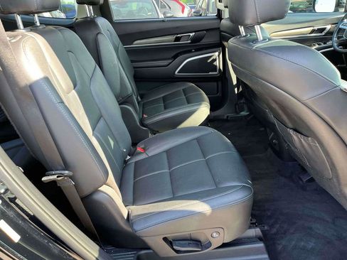 Used 2020 Kia Telluride EX w/ EX Premium Package FWD image 11