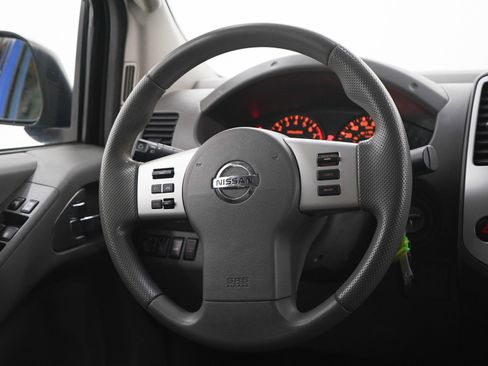 Used 2013 Nissan Frontier SV AWD/4WD image 14