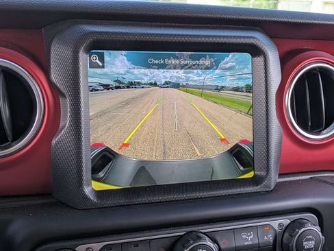 Used 2023 Jeep Gladiator Rubicon w/ LED Lighting Group AWD/4WD image 20