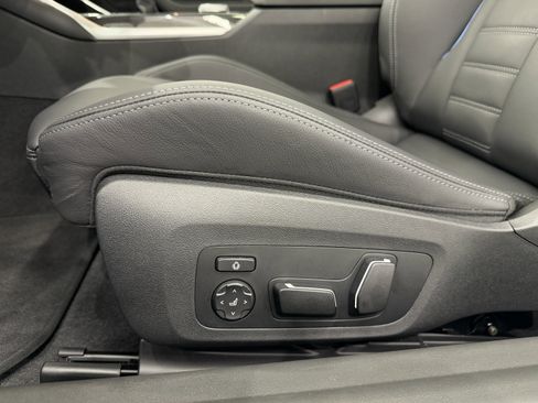 Used 2025 BMW M2 w/ Lighting Package image 29