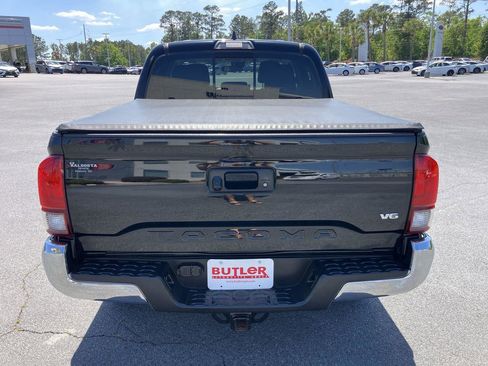 Used 2020 Toyota Tacoma SR5 image 4
