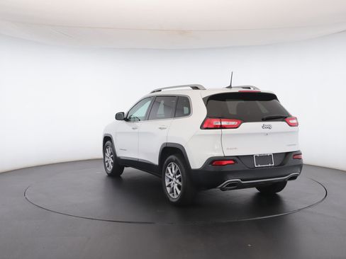 Used 2018 Jeep Cherokee Limited image 23
