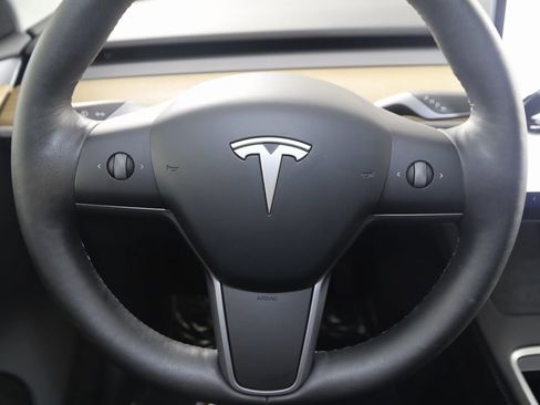 Used 2025 Tesla Model Y Long Range image 39