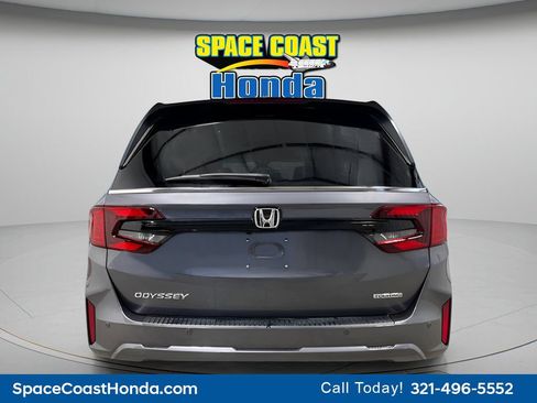 New 2026 Honda Odyssey Touring image 4