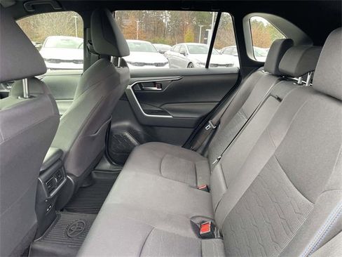 Used 2023 Toyota RAV4 SE image 25