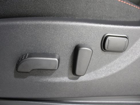 Used 2025 Nissan Frontier PRO-4X AWD/4WD image 4