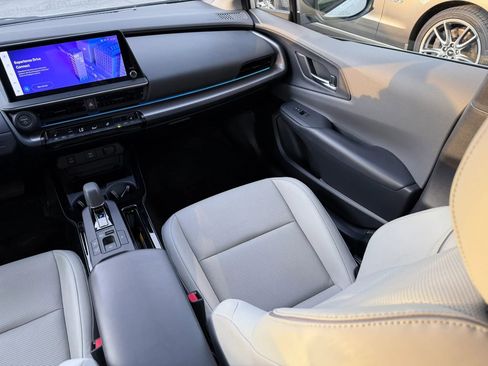 Used 2023 Toyota Prius XLE FWD image 10