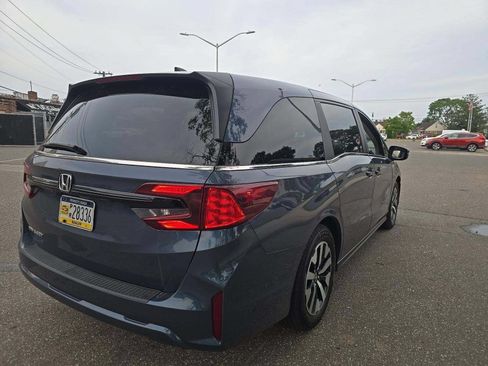 Used 2025 Honda Odyssey EX-L image 3
