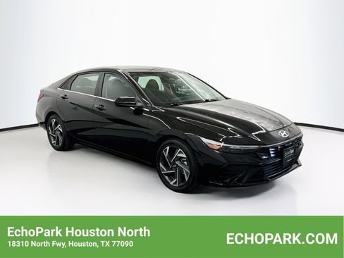 Used 2025 Hyundai Elantra SEL FWD image 1