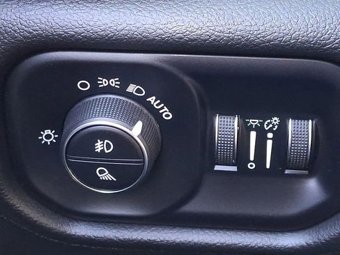 Used 2025 RAM 1500 Laramie image 28