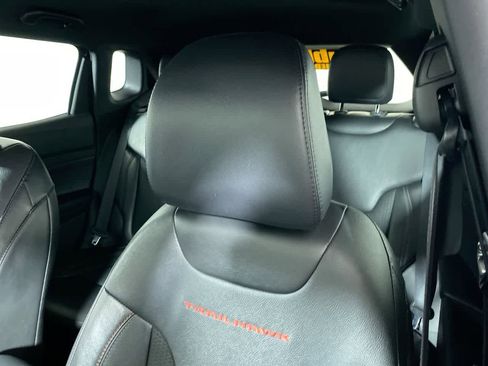 Used 2023 Jeep Compass Trailhawk image 15