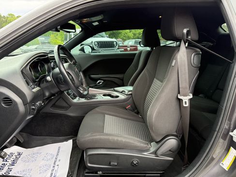 Used 2019 Dodge Challenger SXT w/ Driver Convenience Group RWD image 12