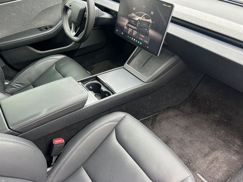Used 2024 Tesla Model 3 Standard Range RWD image 19