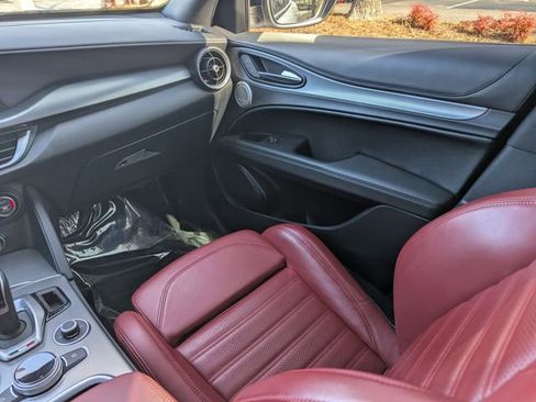 Used 2023 Alfa Romeo Stelvio Veloce image 16