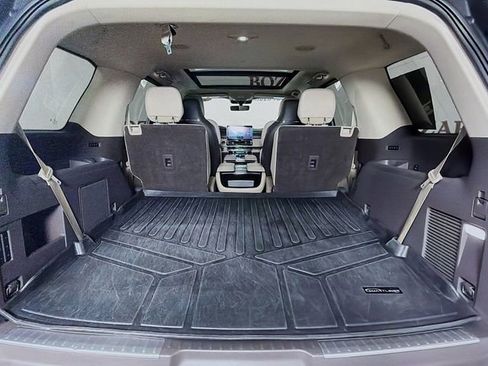 Used 2022 Lincoln Navigator Reserve AWD/4WD image 32