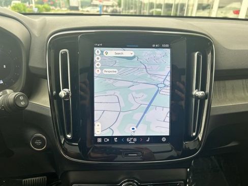 Certified 2025 Volvo XC40 B5 Plus AWD/4WD image 23