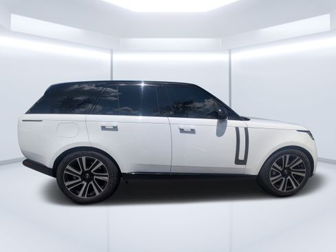 Used 2023 Land Rover Range Rover SE AWD/4WD image 2