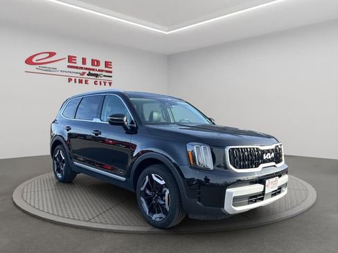 Used 2025 Kia Telluride EX w/ EX Captain's Chair Package image 9
