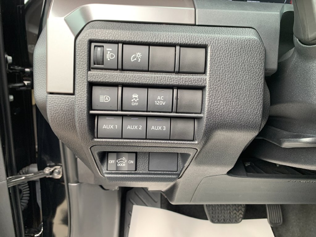 Used 2024 Toyota Tacoma TRD Off-Road AWD/4WD image 30