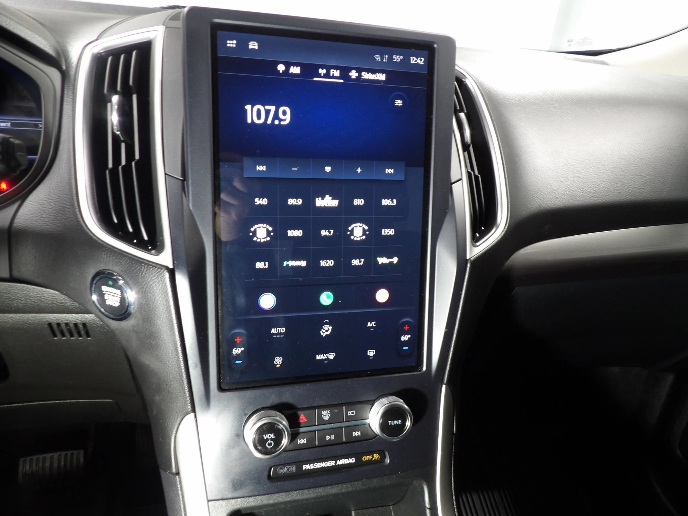Used 2024 Ford Edge SE w/ Black Appearance Package AWD/4WD image 16