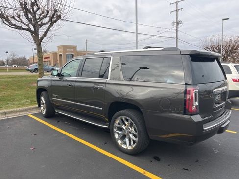 Used 2020 GMC Yukon XL Denali w/ Open Road Package image 3