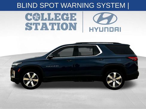 Used 2022 Chevrolet Traverse LT w/ LT Premium Package image 6