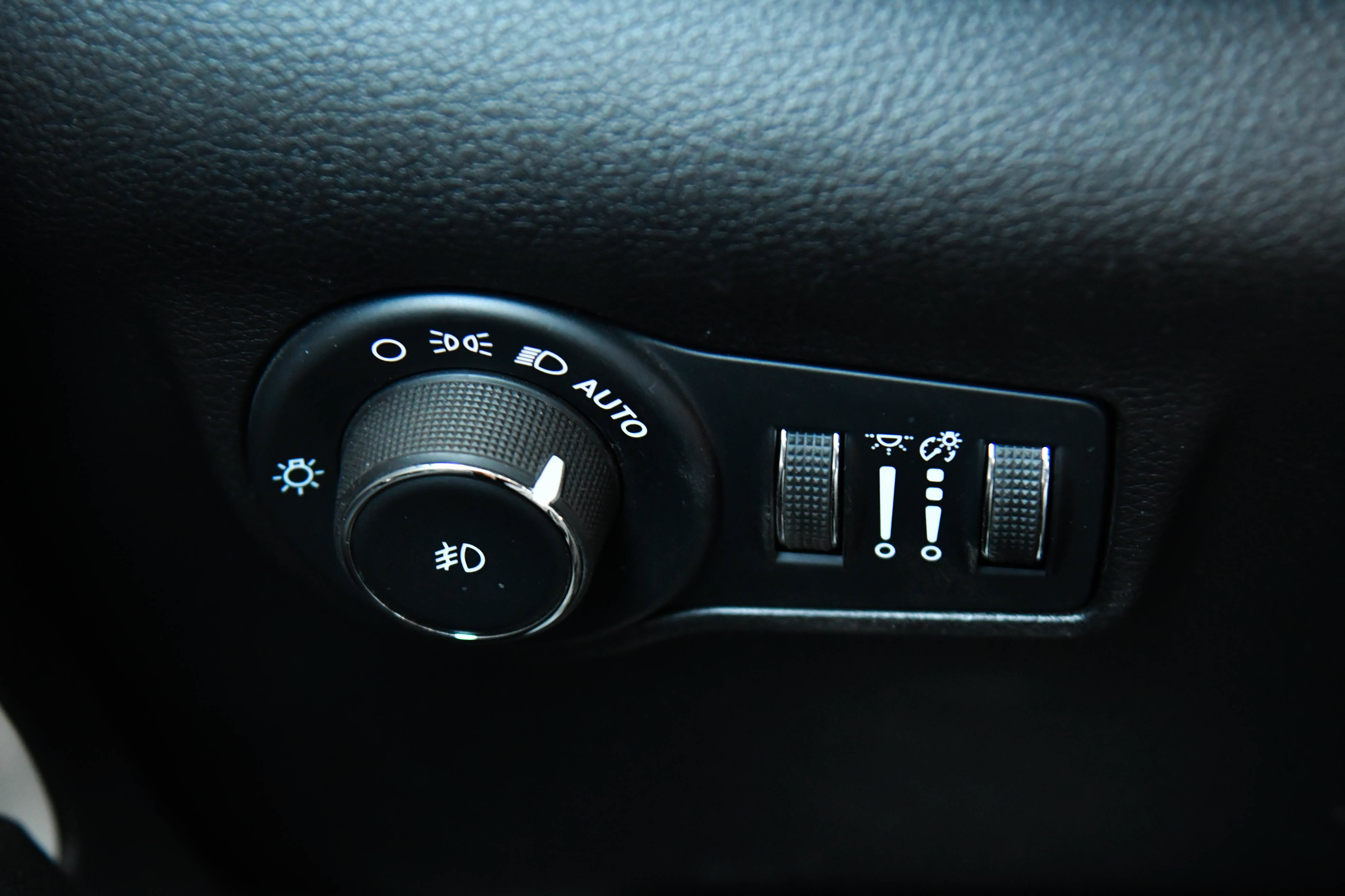 Used 2025 Jeep Compass Limited AWD/4WD image 37