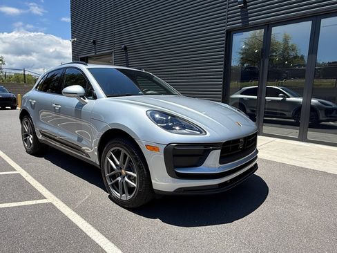 Certified 2026 Porsche Macan Turbo AWD/4WD image 9