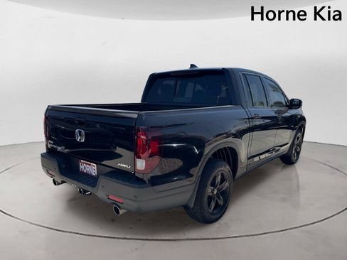 Used 2021 Honda Ridgeline Black Edition image 4