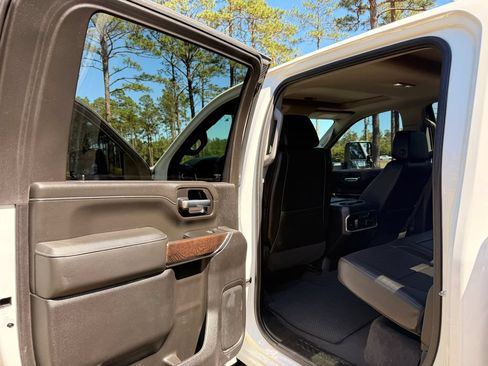 Used 2023 GMC Sierra 2500 Denali w/ Denali Ultimate Package AWD/4WD image 25