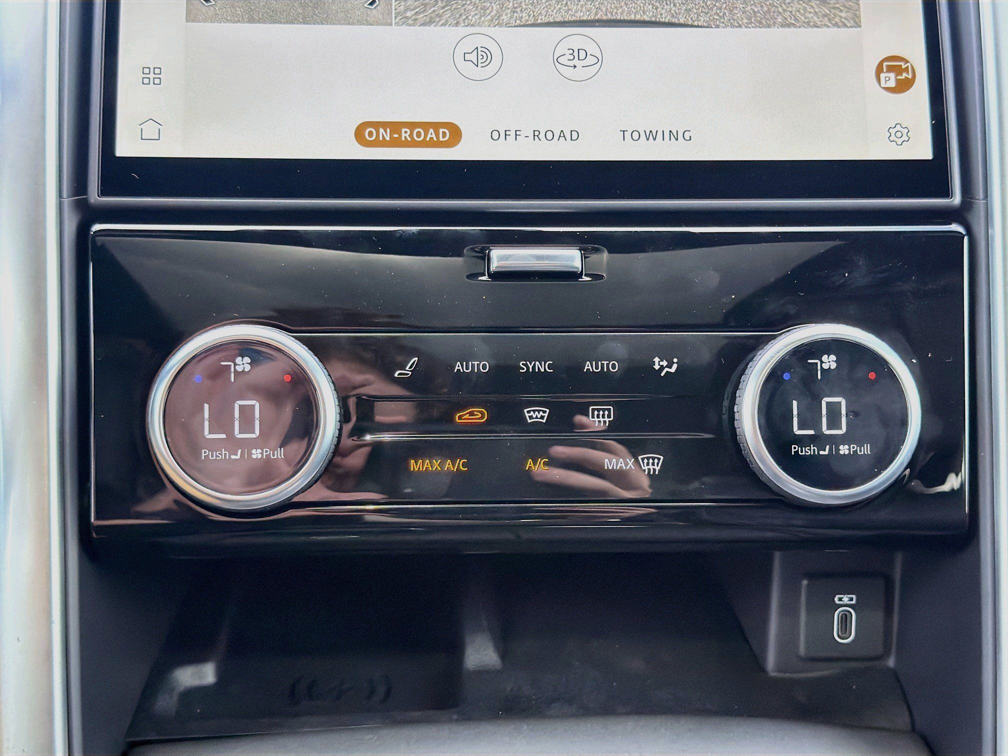 New 2026 Land Rover Discovery Limited Edition AWD/4WD image 36