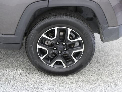 Used 2020 Jeep Compass Trailhawk AWD/4WD image 10