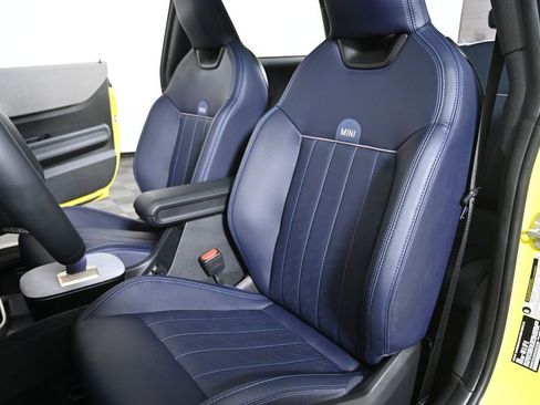 Certified 2025 MINI Cooper S image 23