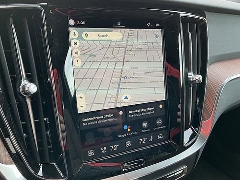 New 2026 Volvo V60 B5 Cross Country Plus w/ Climate Package image 21