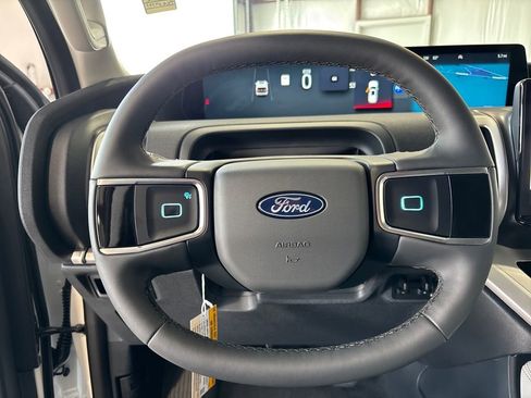 New 2026 Ford Expedition Active image 9