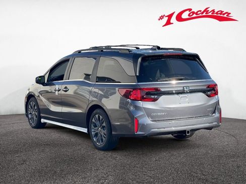 New 2026 Honda Odyssey Touring image 4