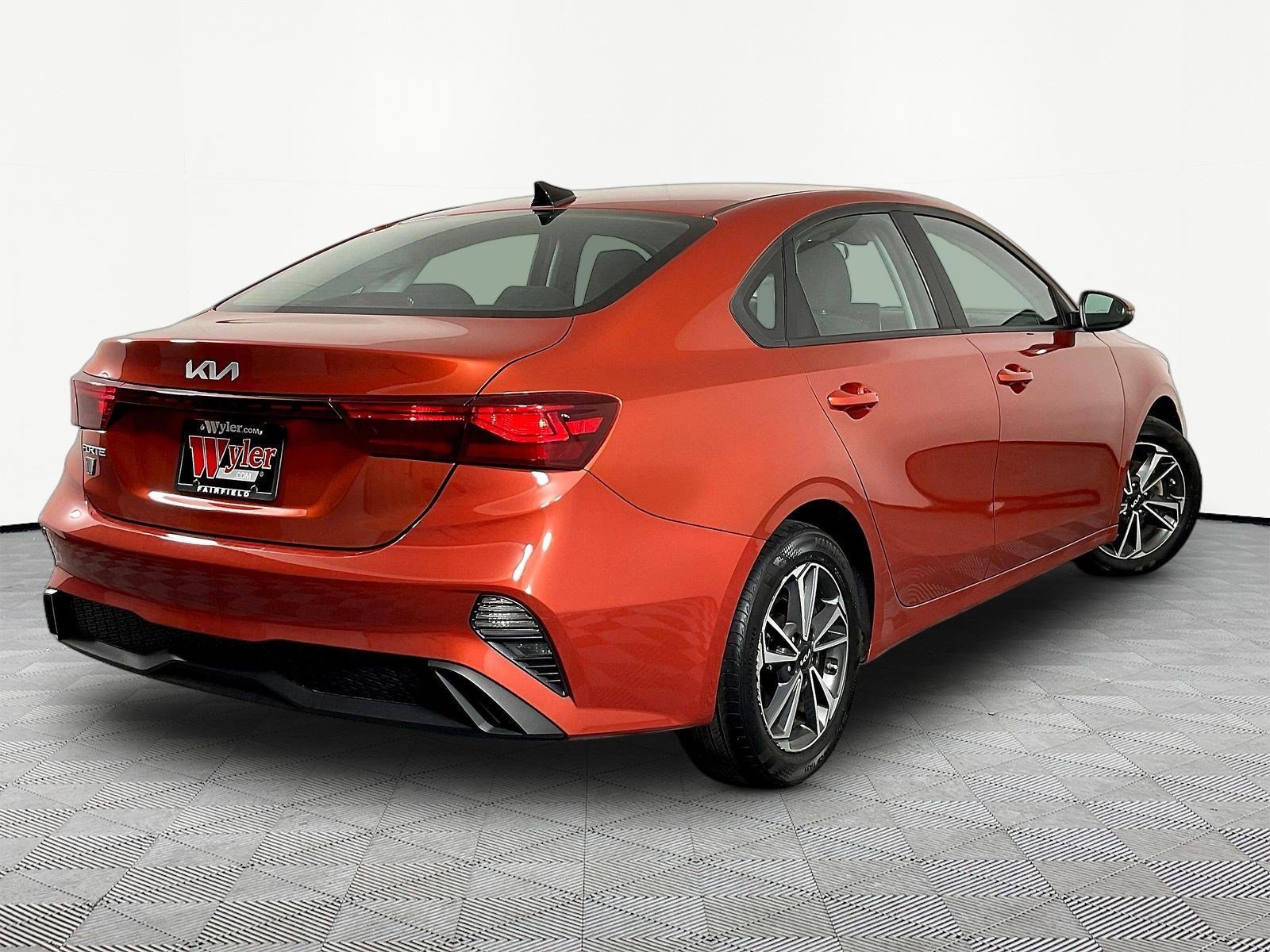 Used 2023 Kia Forte LXS w/ LXS Technology Package FWD image 6