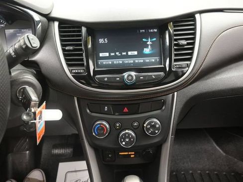 Used 2017 Chevrolet Trax LT FWD image 10
