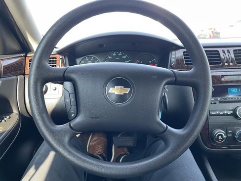 Used 2014 Chevrolet Impala Limited LS image 17