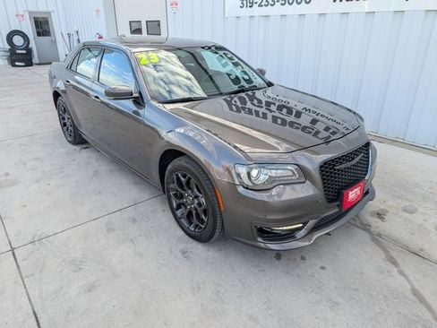 Used 2023 Chrysler 300 Touring L w/ Popular Equipment Group image 8