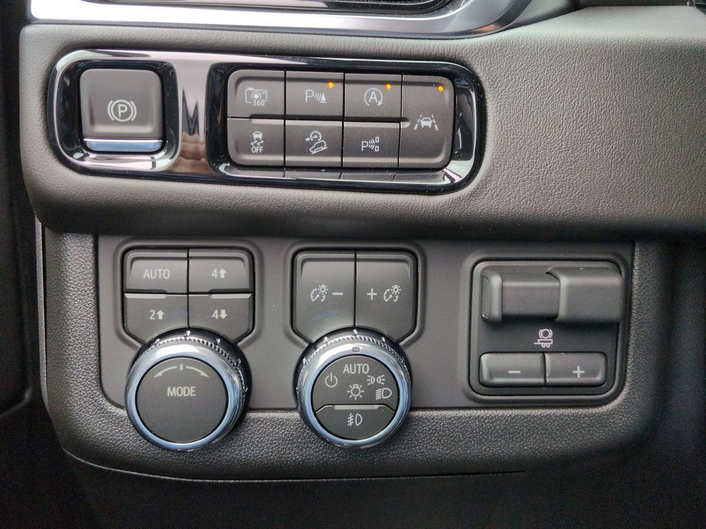 New 2026 GMC Yukon Denali w/ Advanced Technology Package AWD/4WD image 21