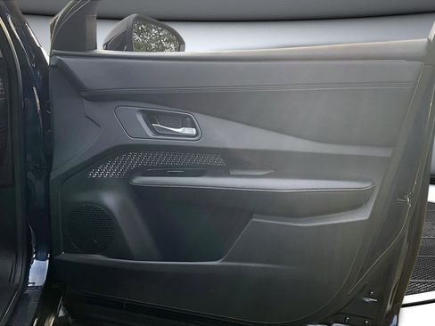 Used 2024 Nissan Ariya FWD image 27