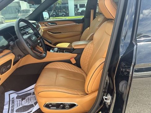 Used 2023 Jeep Grand Cherokee L Summit image 9