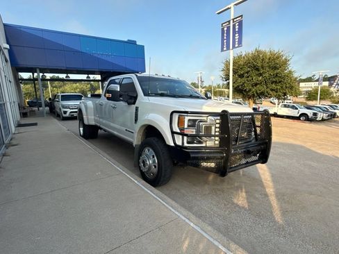 Used 2022 Ford F450 Platinum w/ FX4 Off-Road Package AWD/4WD image 2