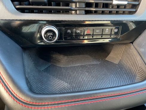 Used 2025 Ford Explorer ST-Line w/ ST-Line Street Pack image 36