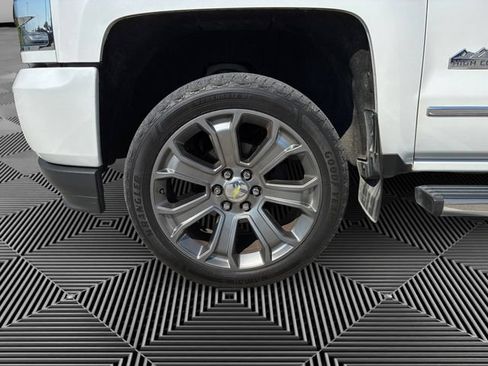 Used 2016 Chevrolet Silverado 1500 High Country w/ High Country Premium Package AWD/4WD image 9