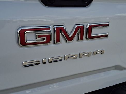 Used 2026 GMC Sierra 2500 SLE w/ Preferred Package AWD/4WD image 30