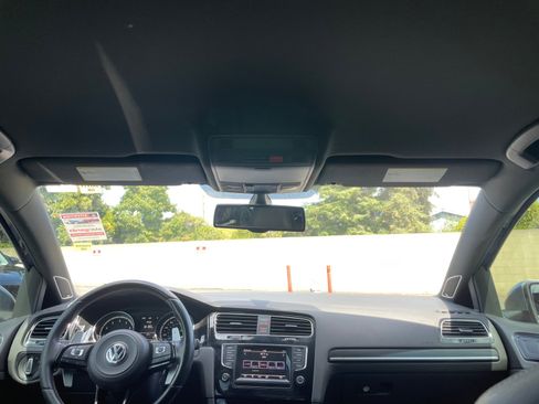 Used 2015 Volkswagen Golf R R image 18