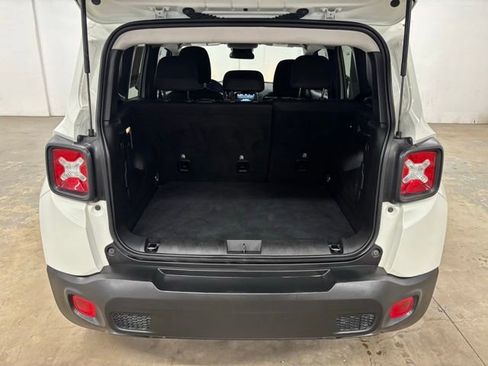 Used 2023 Jeep Renegade Altitude AWD/4WD image 23