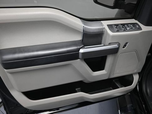 Used 2022 Ford F250 XLT w/ XLT Premium Package image 9